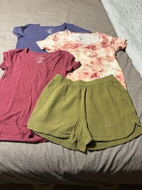 Women’s tee shirts and olive green cotton crinkle shorts